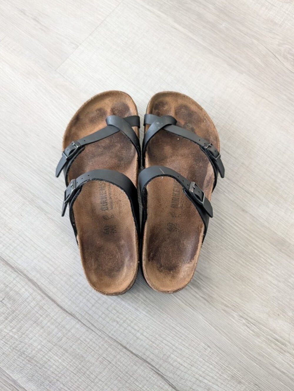 BIRKENSTOCK Mayari Brown Leather Sandals Toe Loop Criss Straps Walking Sz 9/40 - Picture 11 of 11